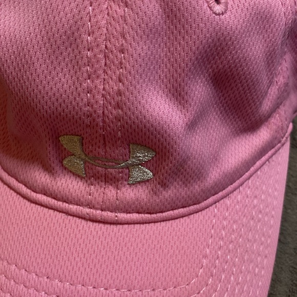 Perfect pink hat! - Picture 2 of 4